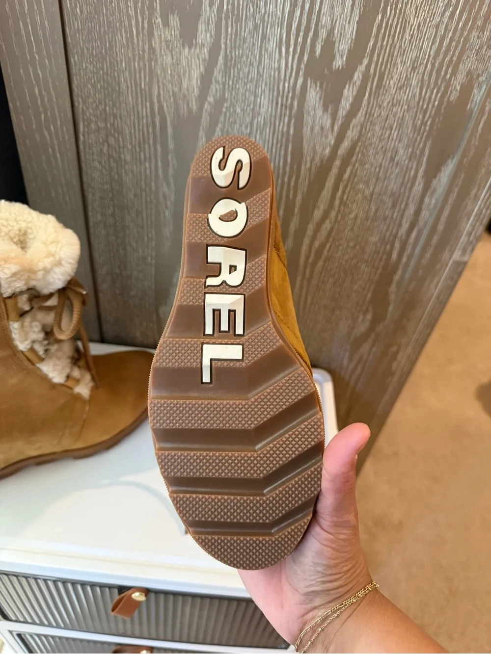 Women’s Sorel Joan of Artic Wedge II Shearling boot in camel brown size 9
